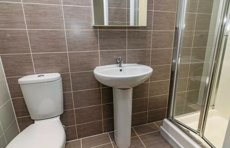 Lord Tennyson // 3 Bed & 3 Bath // Ensuites // AUG 2026 - Image 3